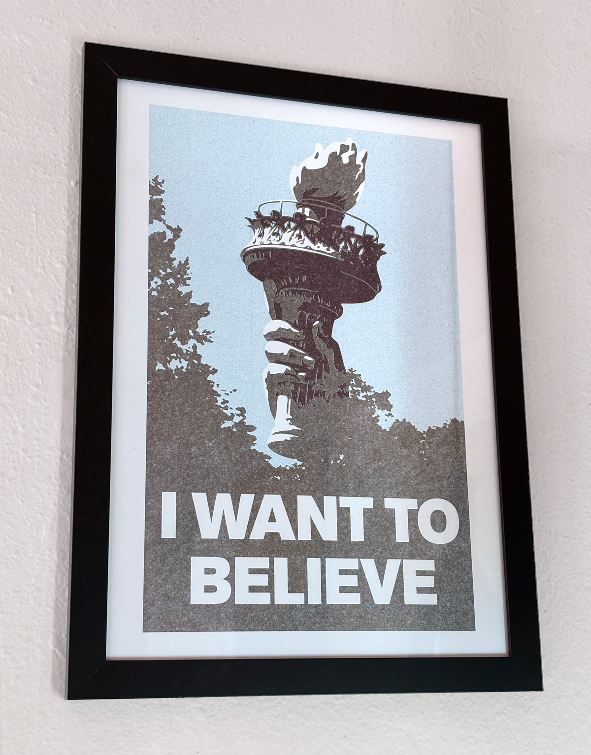 I Want To Believe - Liberty Torch poster (framed)
