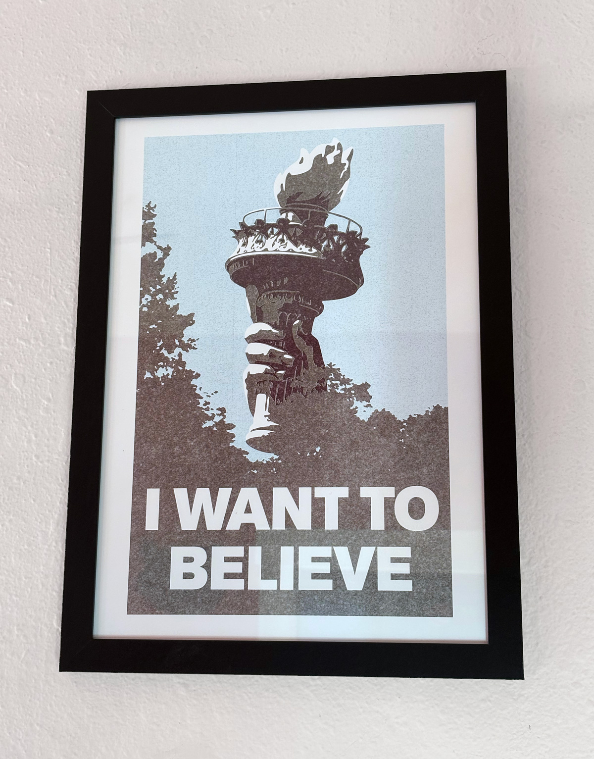 I Want To Believe - Liberty Torch poster (framed)